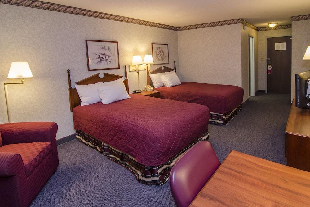 Ramada by Wyndham Angola/Fremont Area