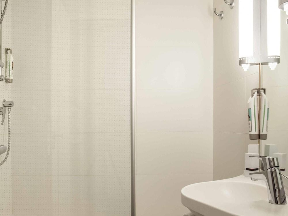 ibis Barcelona Cornella