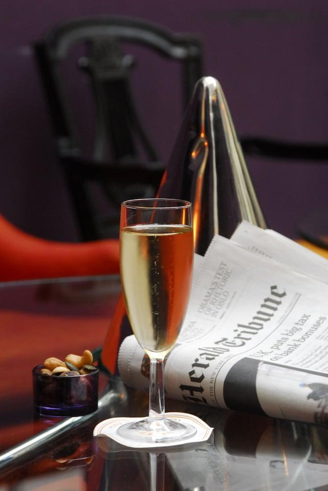 WHO - Windsor Hotel Opera