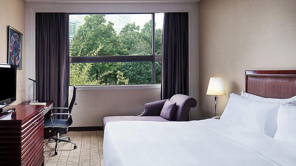 Holiday Inn Zhengzhou by IHG