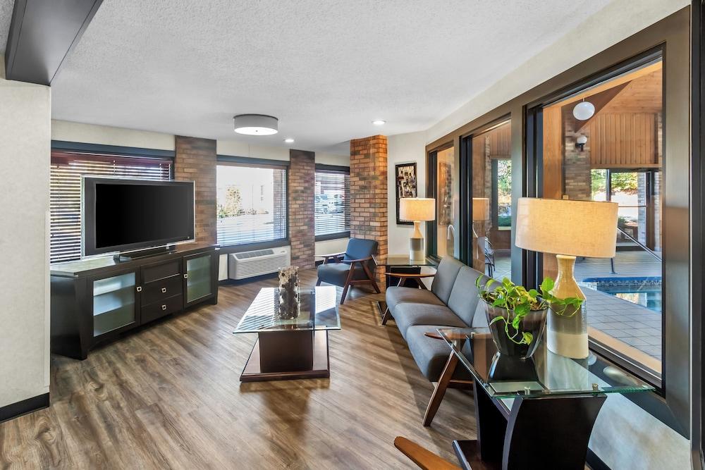 Quality Inn East Liverpool - Calcutta