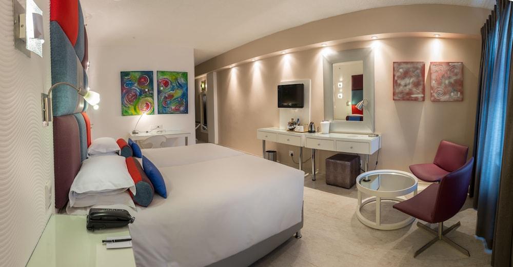 Peermont Metcourt Suites