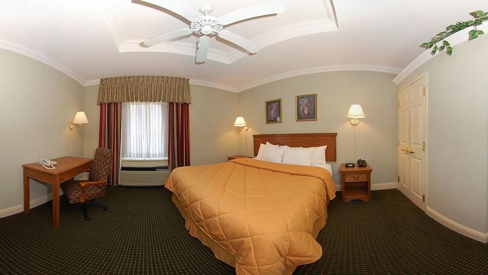 Comfort Inn at Northwest Expressway