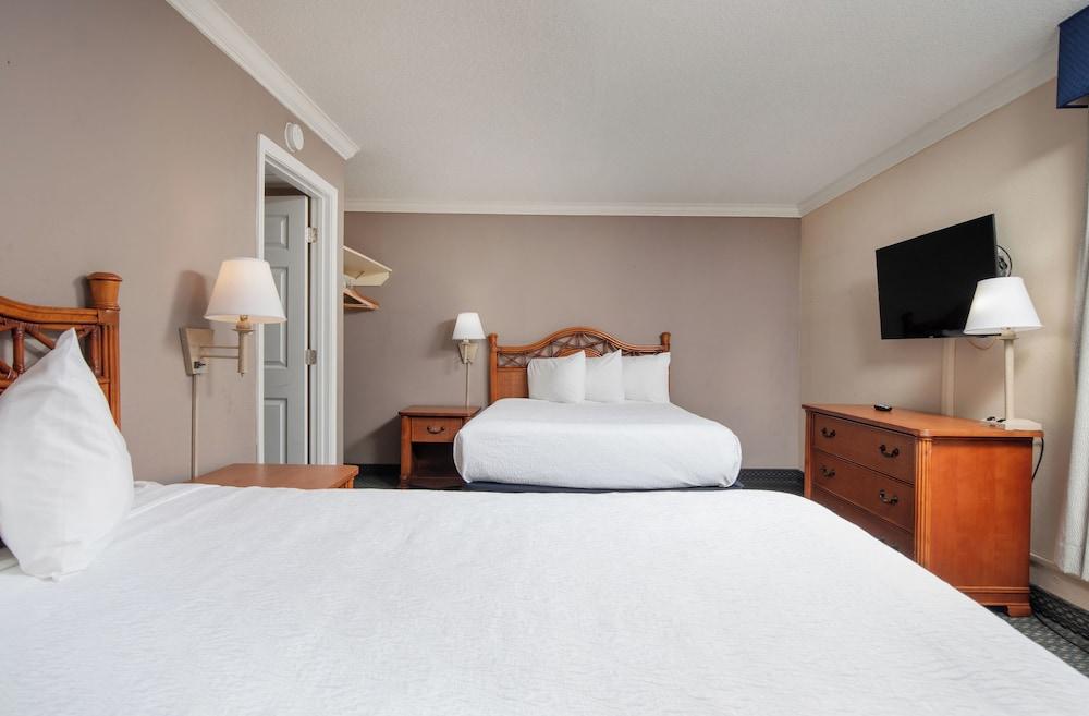 Grande Shores Ocean Resort