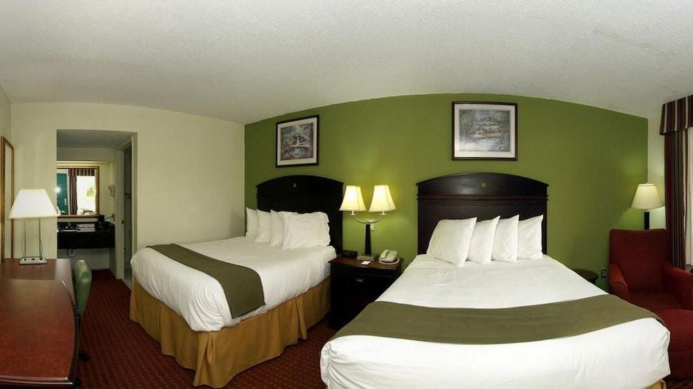 Quality Inn Chipley I-10 at Exit 120