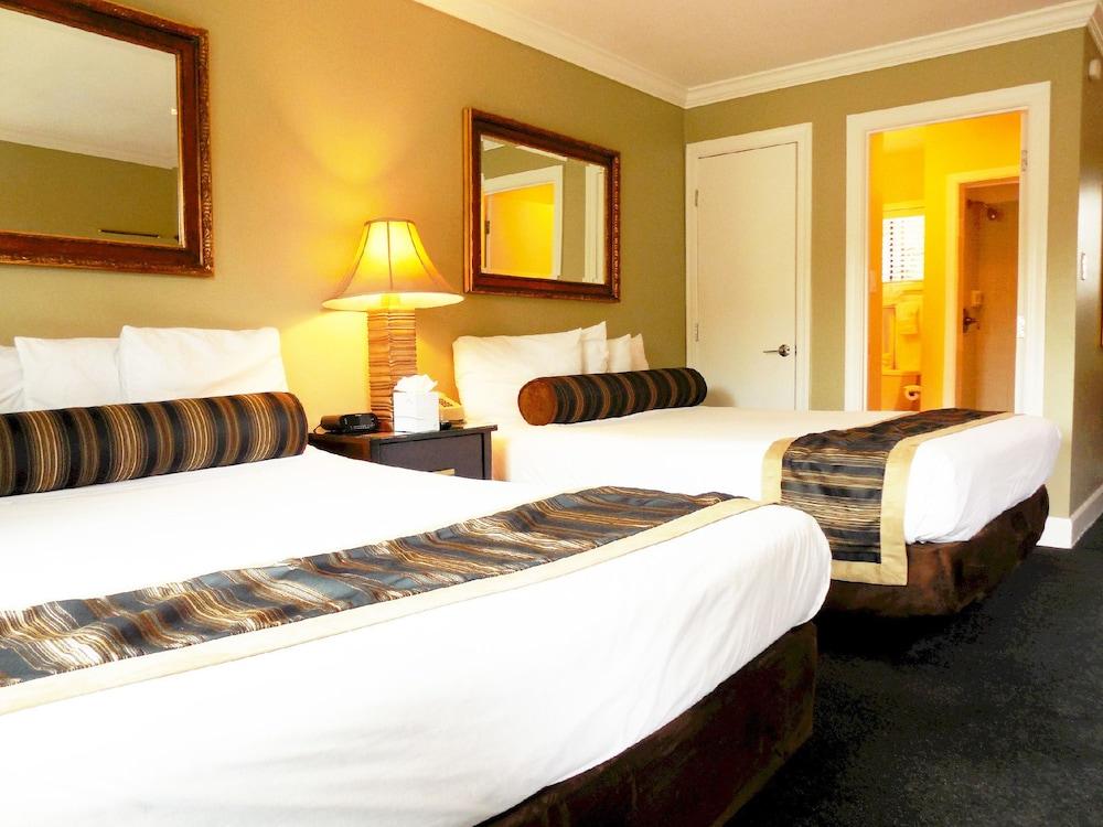 Sea Breeze Inn And Cottages