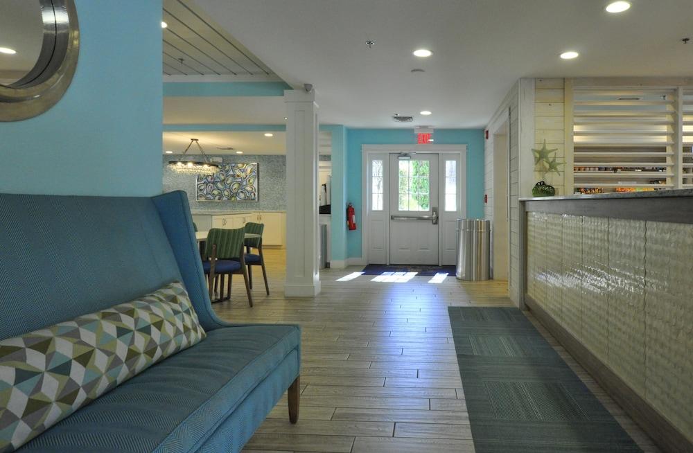 Palmera Inn and Suites