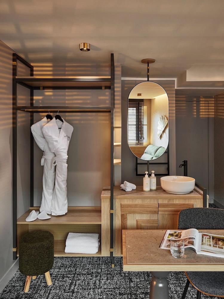 Château Jeanne & the Forest - Château de Montvillargenne