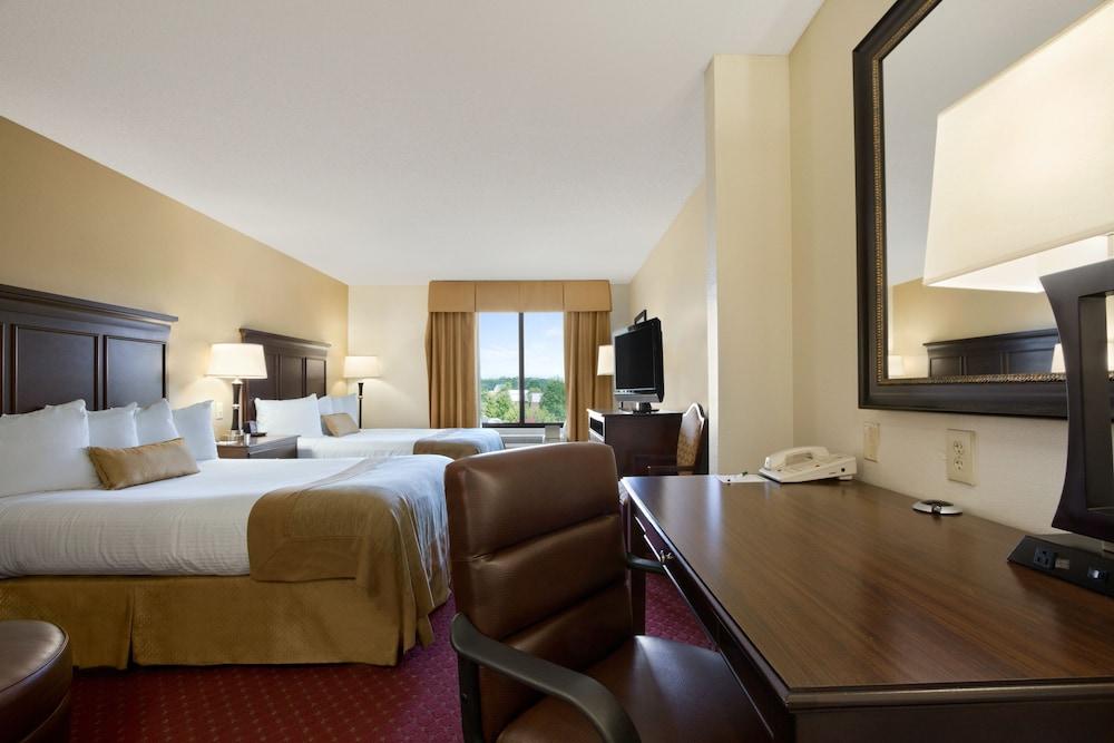 Spark by Hilton Greensboro