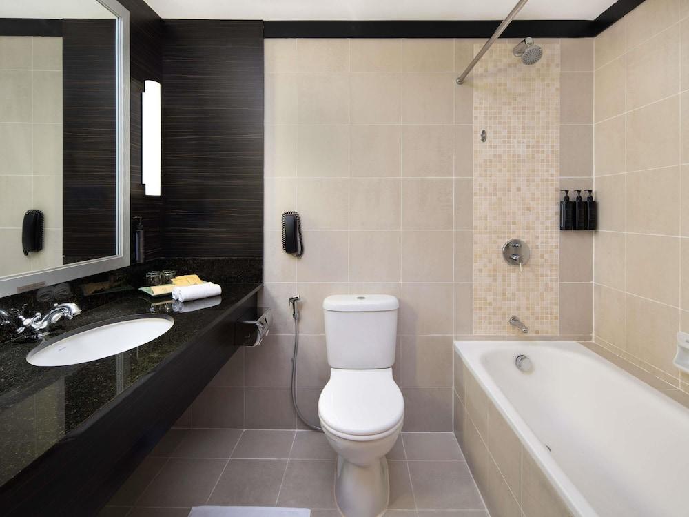 Grand Mercure Singapore Roxy