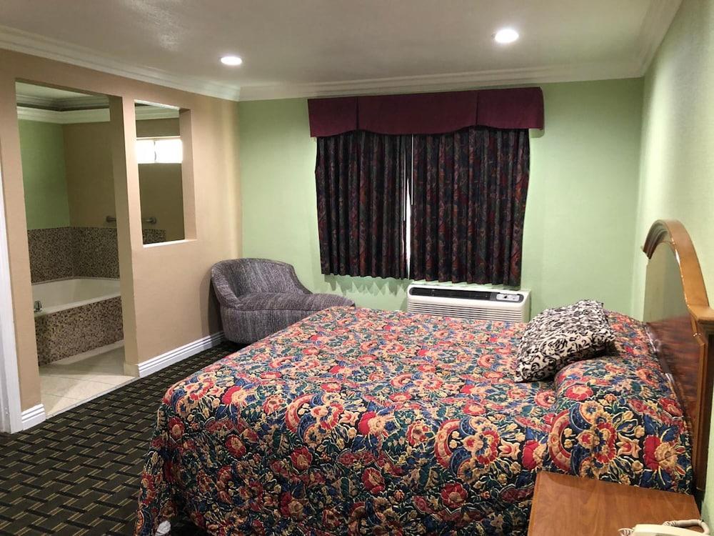 American Inn & Suites LAX