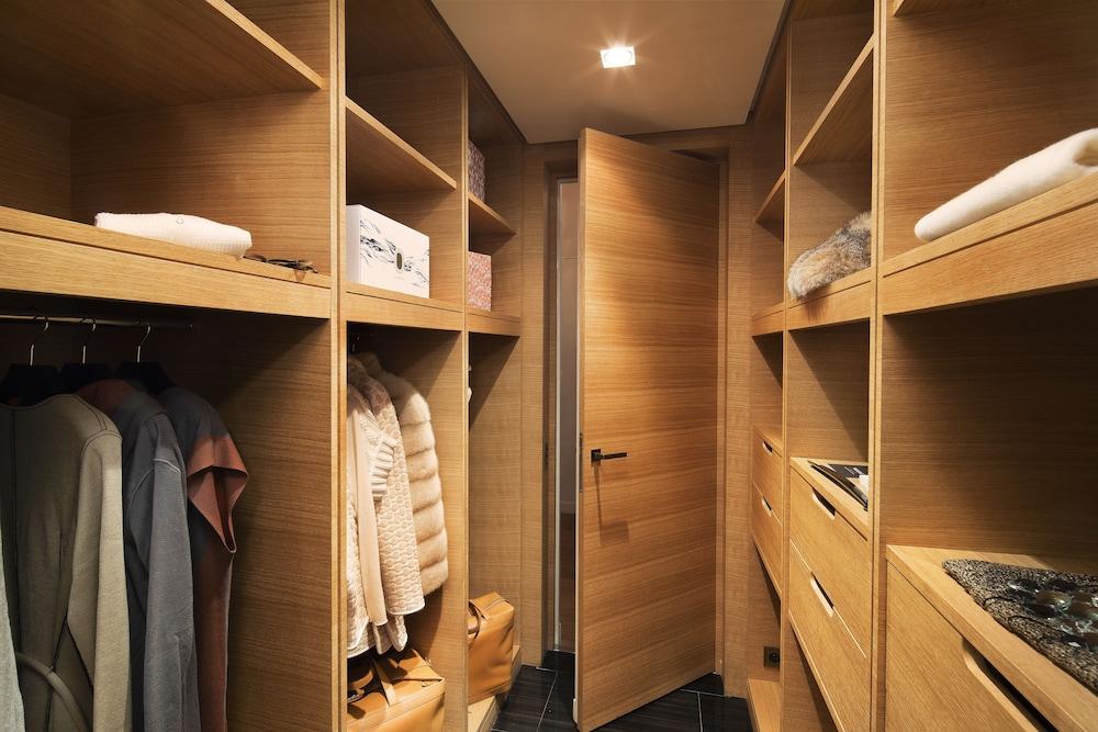 Hotel Marignan Champs - Elysées