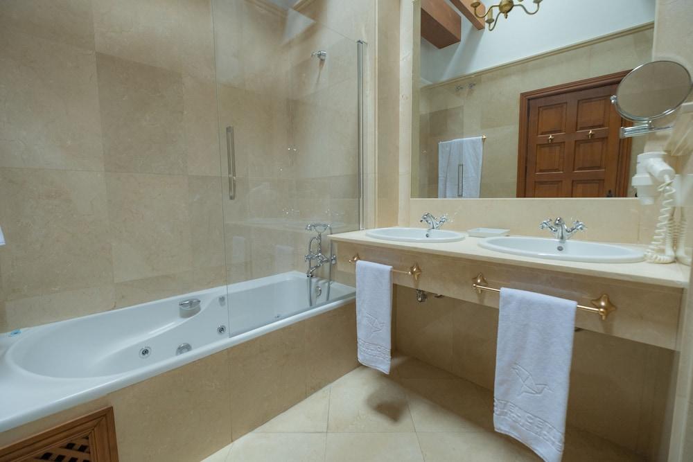 Hotel Cetina Palacio Ayala Berganza.