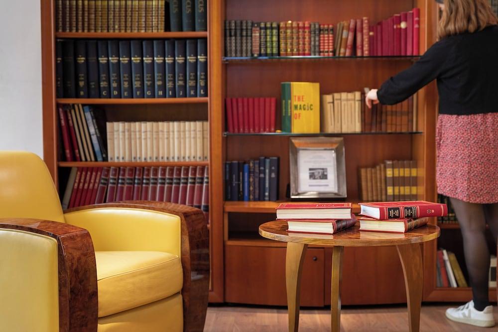 Hotel Charlemagne By HappyCulture