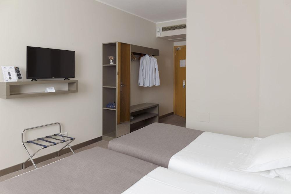 City Hotel & Suites Foligno