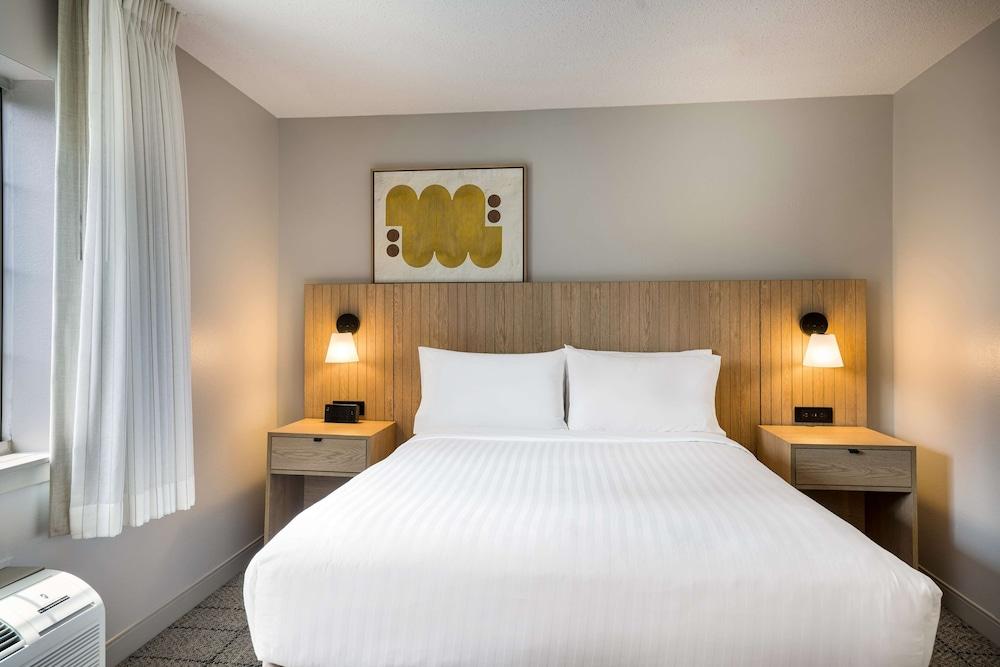 Sonesta Simply Suites Jersey City