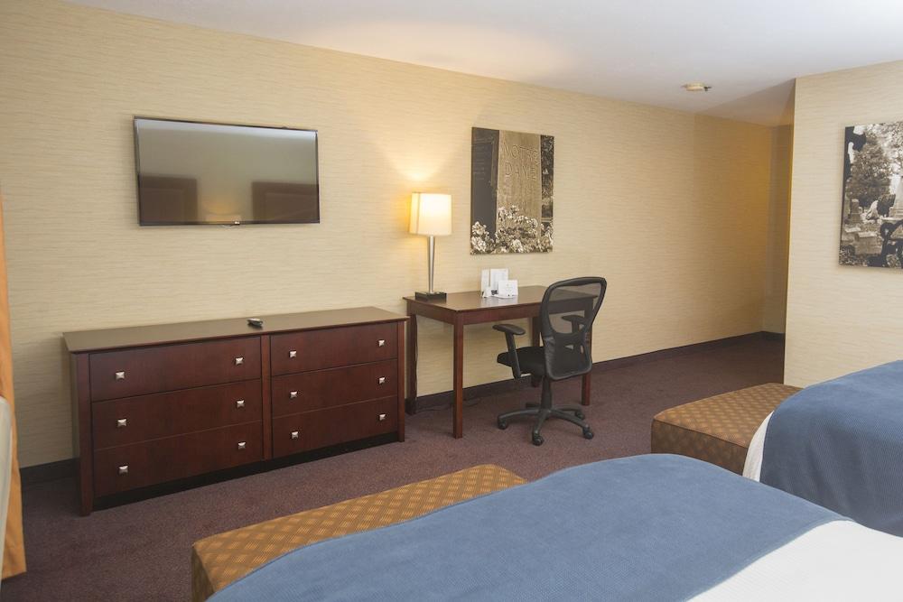 Ivy Court Inn & Suites