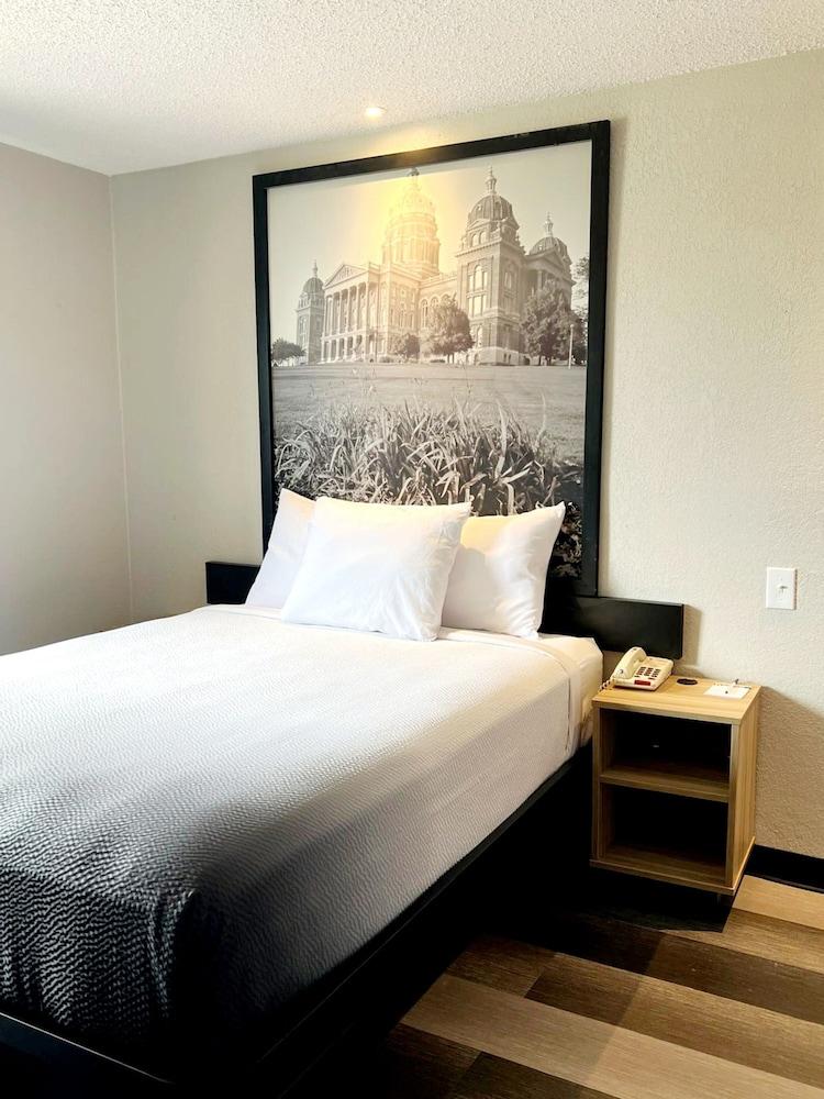 Super 8 by Wyndham Cedar Rapids