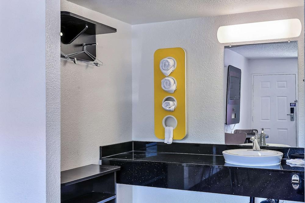 Motel 6 Pleasanton, CA