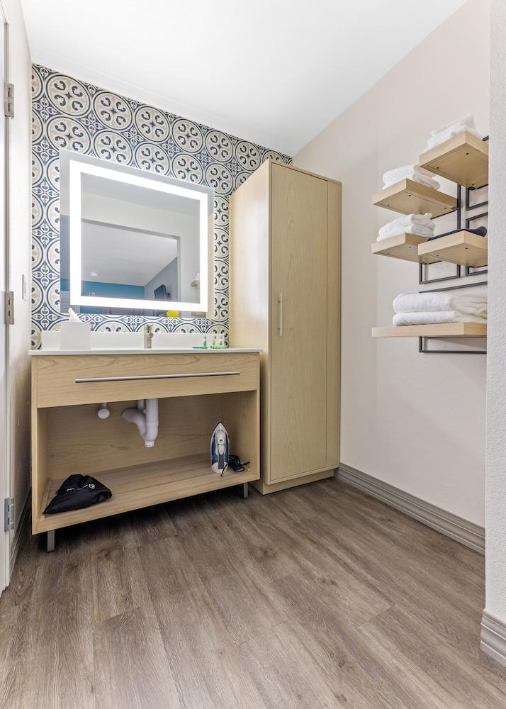 Hillstone Inn Tulare, an Ascend Collection Hotel