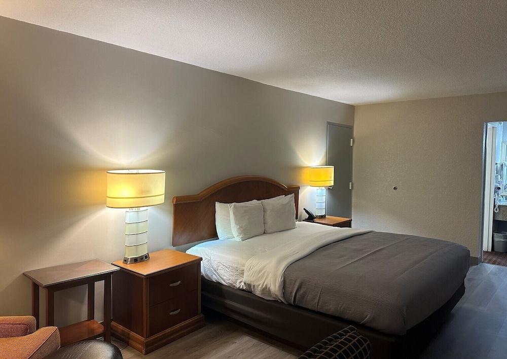 Quality Inn & Suites Lake Havasu City