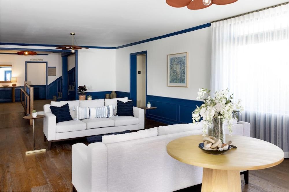 Red Jacket Beach Resort