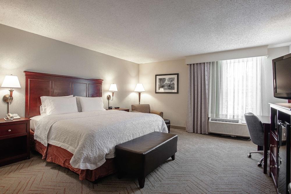 Hampton Inn & Suites Williamsburg-Richmond Rd.