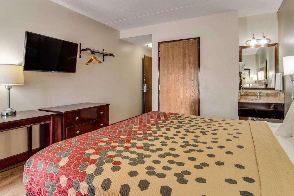 Econo Lodge Cadillac