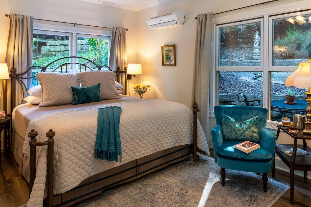 Arsenic and Old Lace B&B