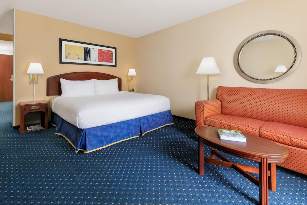 Courtyard Flint by Marriott