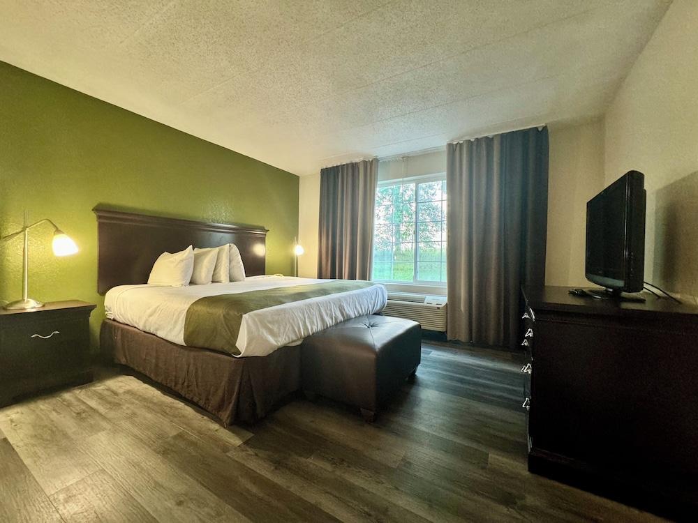 Quality Inn & Suites Alexandria