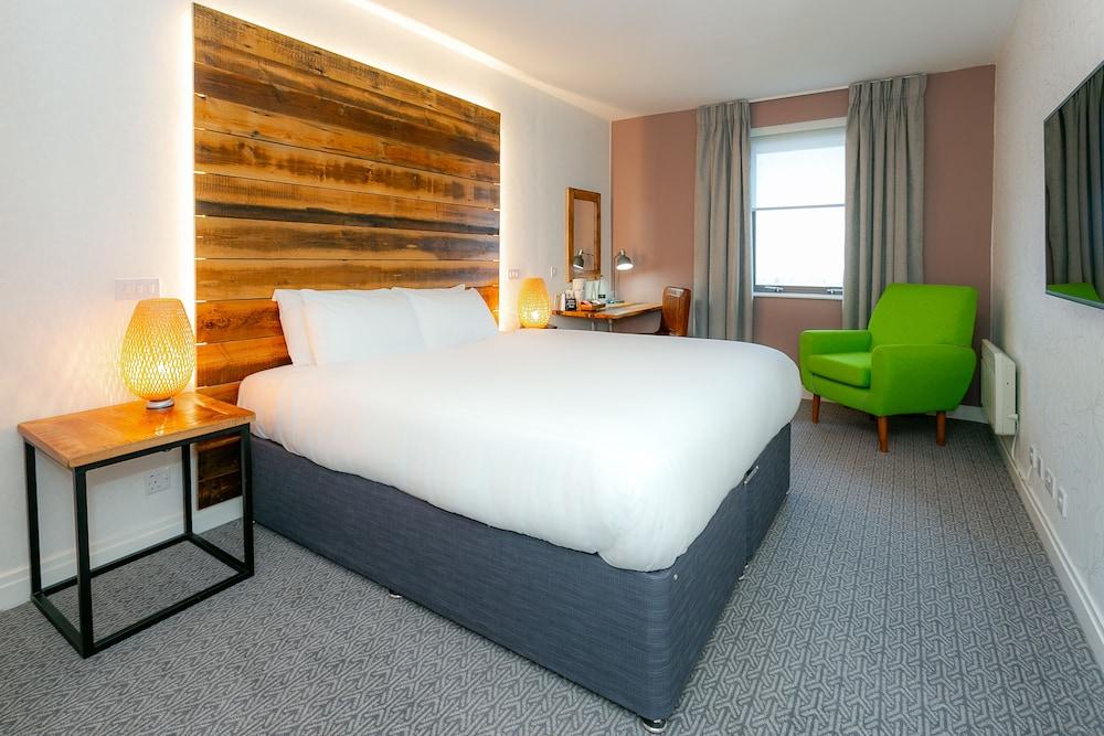 Cedar Court Bradford