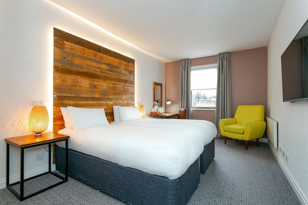 Cedar Court Bradford