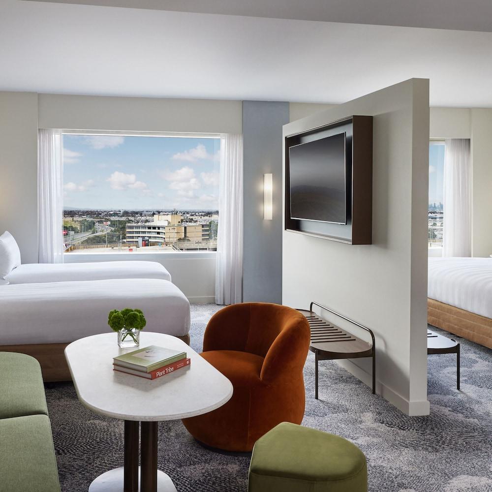 PARKROYAL Melbourne Airport