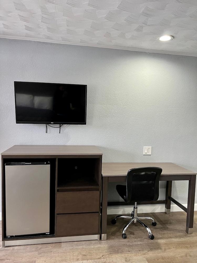 Knights Inn Madison Heights, VA