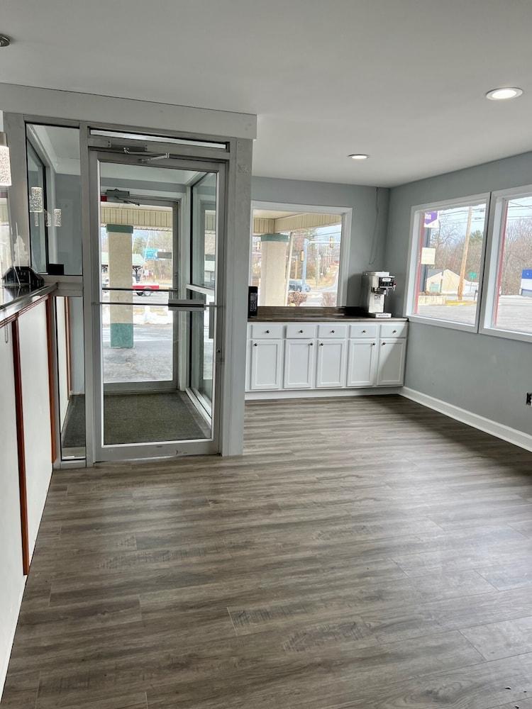 Knights Inn Madison Heights, VA