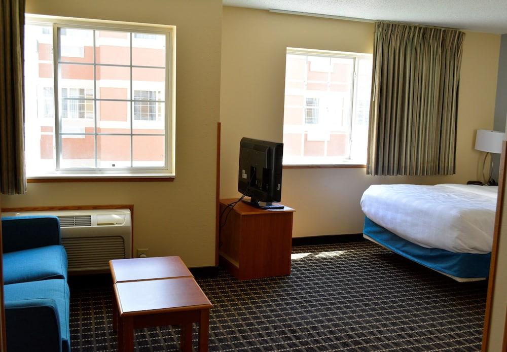 MainStay Suites Dubuque at Hwy 20