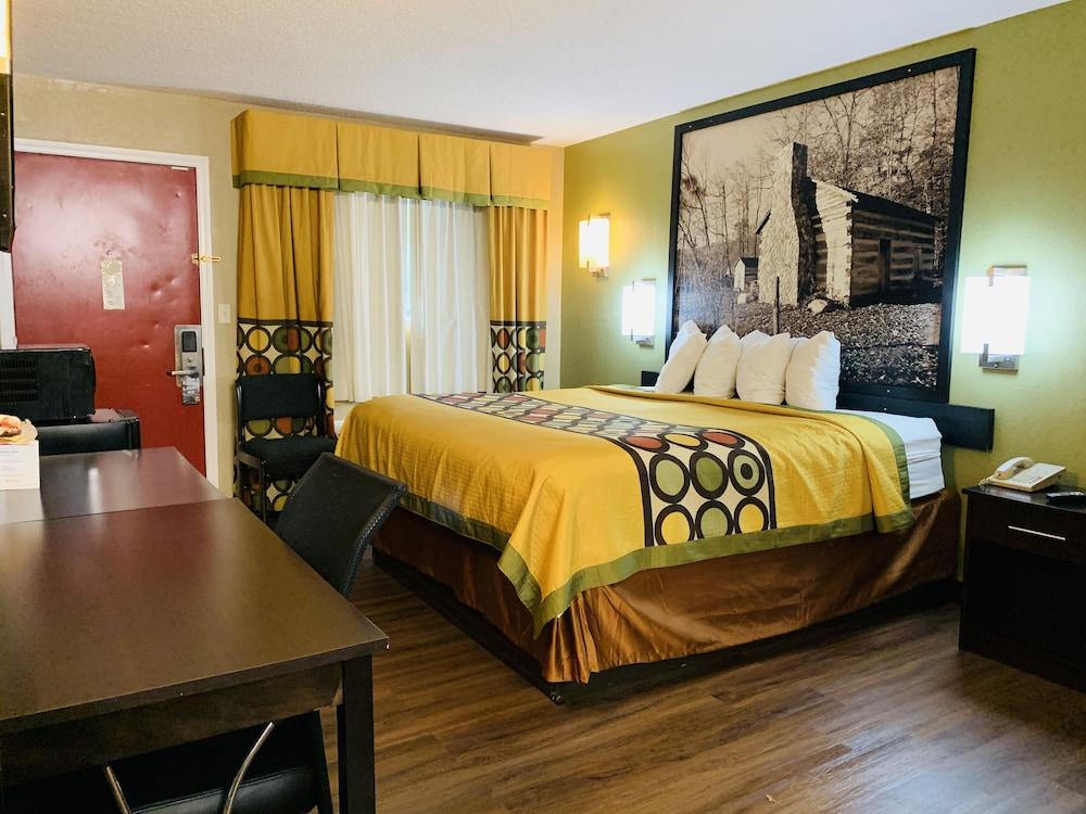 Super 8 by Wyndham Cincinnati/Springdale OH