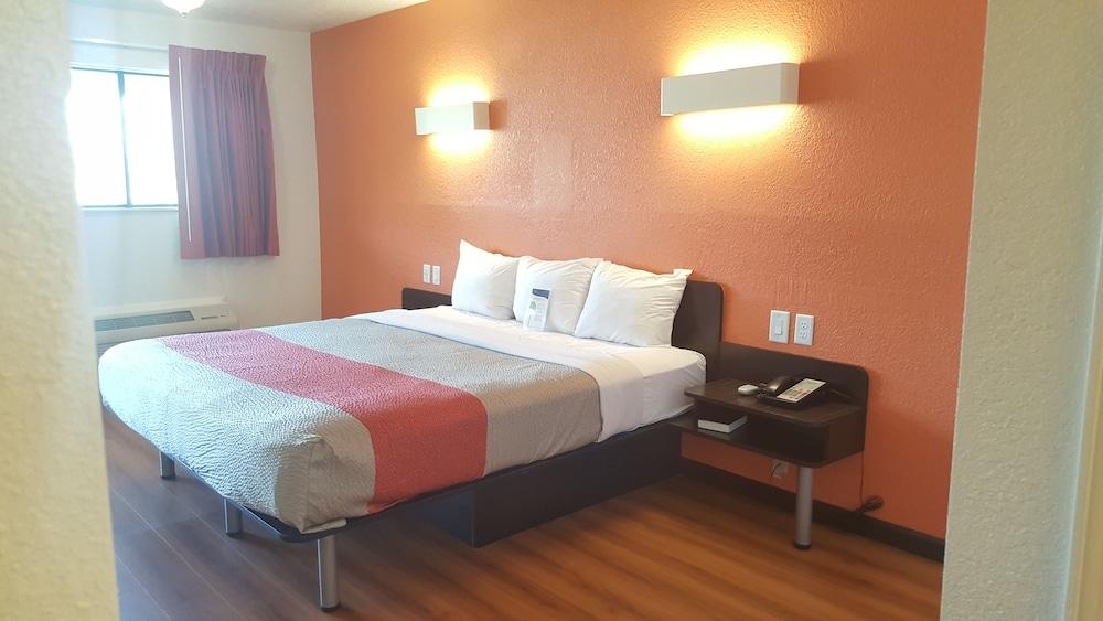 Motel 6 Columbus, OH - OSU