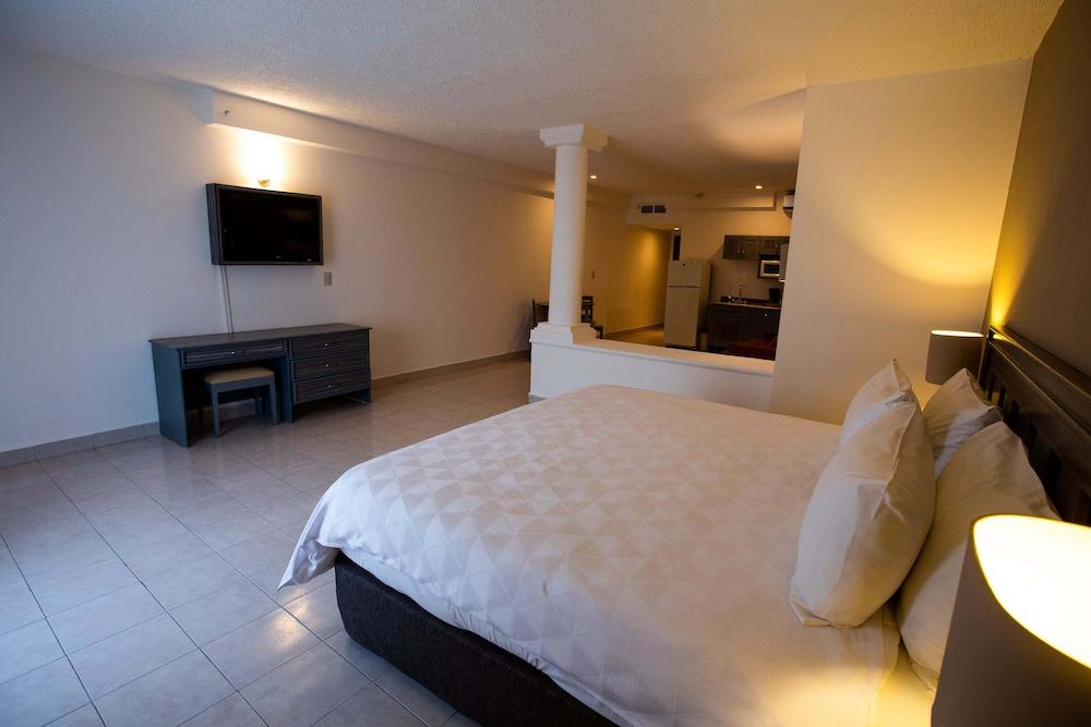 Ocean View Cancun Arenas