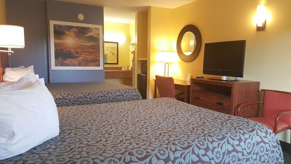 Days Inn by Wyndham Trenton