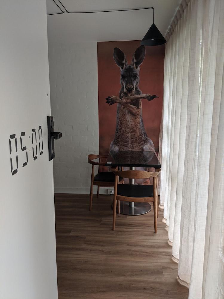 SoYa on Davis Apartment Hotel