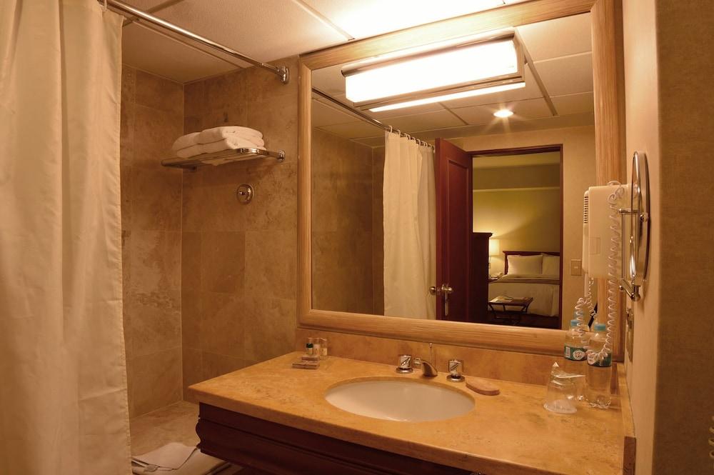 Sol de Oro Hotel & Suites