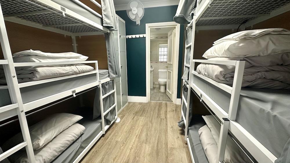 Smart Hyde Park View - Hostel