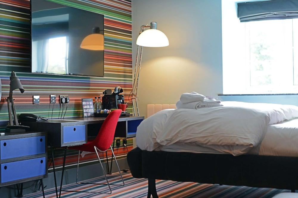 Village Hotel Leeds North