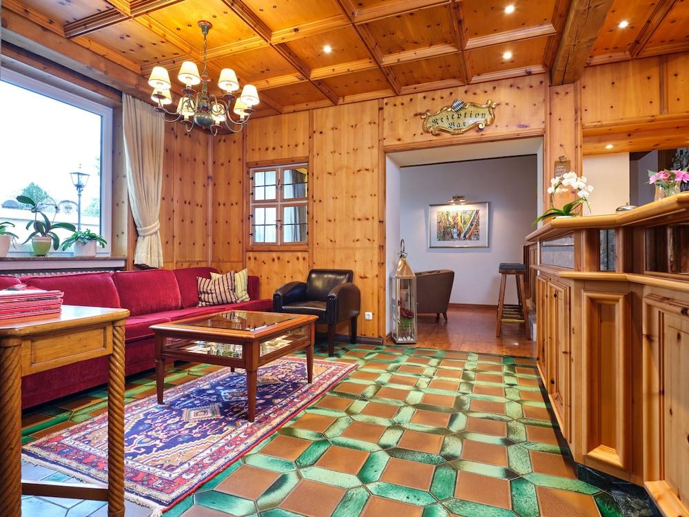 Zum Turm  -  Apartments und Gästezimmer