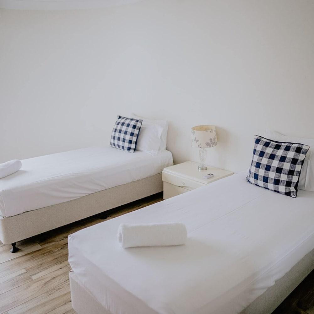 Zenith Ocean Front Apartments