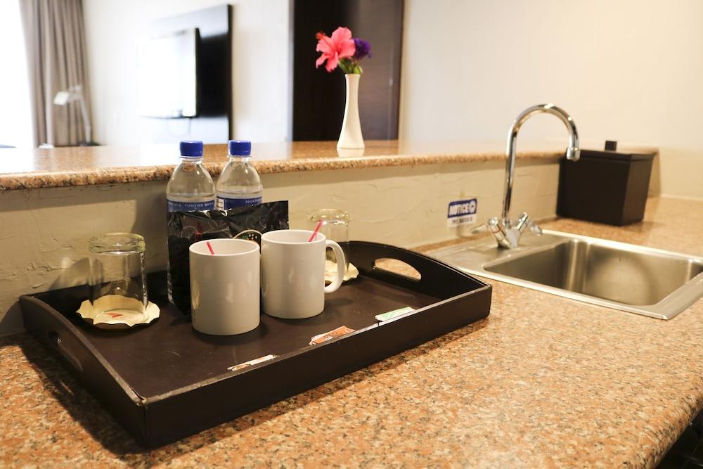 Hotel Coral And Marina