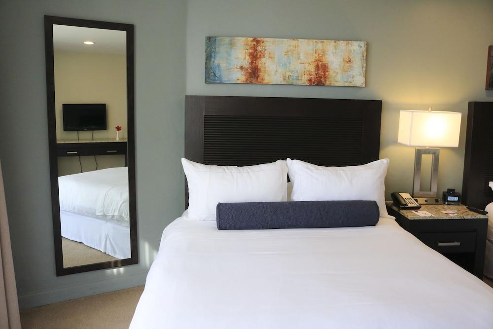 Hotel Coral And Marina