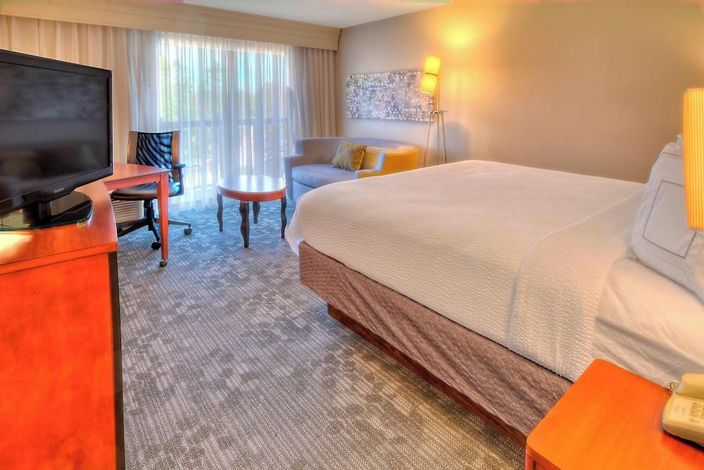 Courtyard by Marriott Memphis Germantown